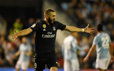 熊猫体育动态-佩里西奇赛后与家人庆祝